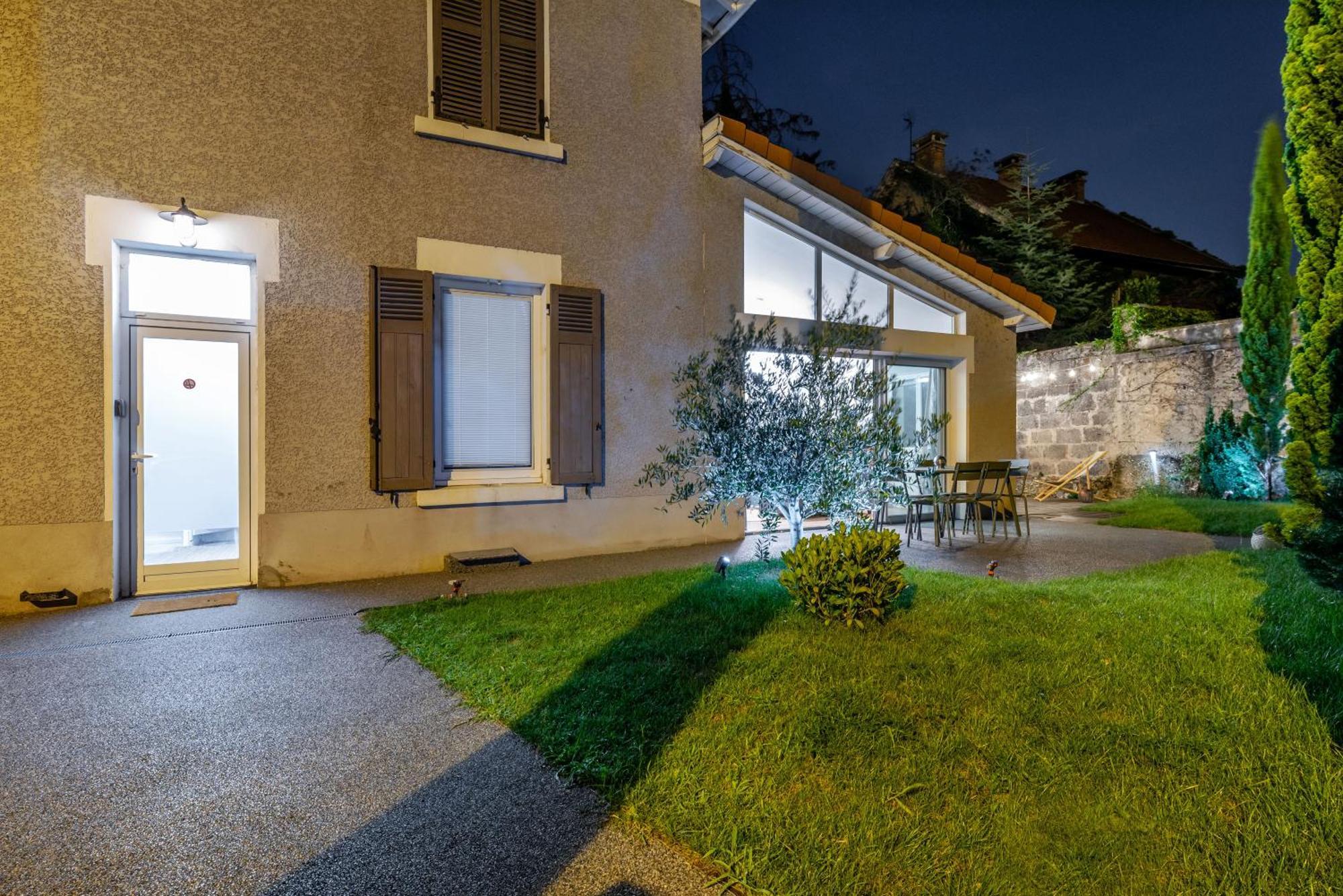 La Villa Sassolini Avec Jacuzzi Lyon Exterior foto